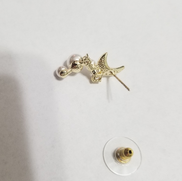 Moon Sun Pearl Earrings - Picture 4 of 5